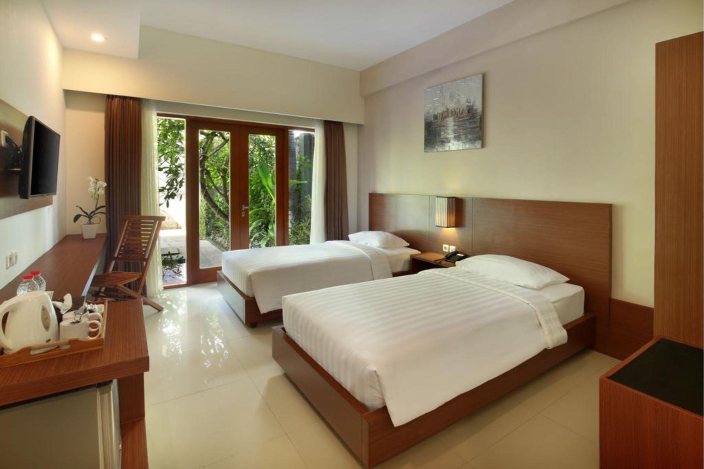 Bali Chaya Hotel Legian Экстерьер фото