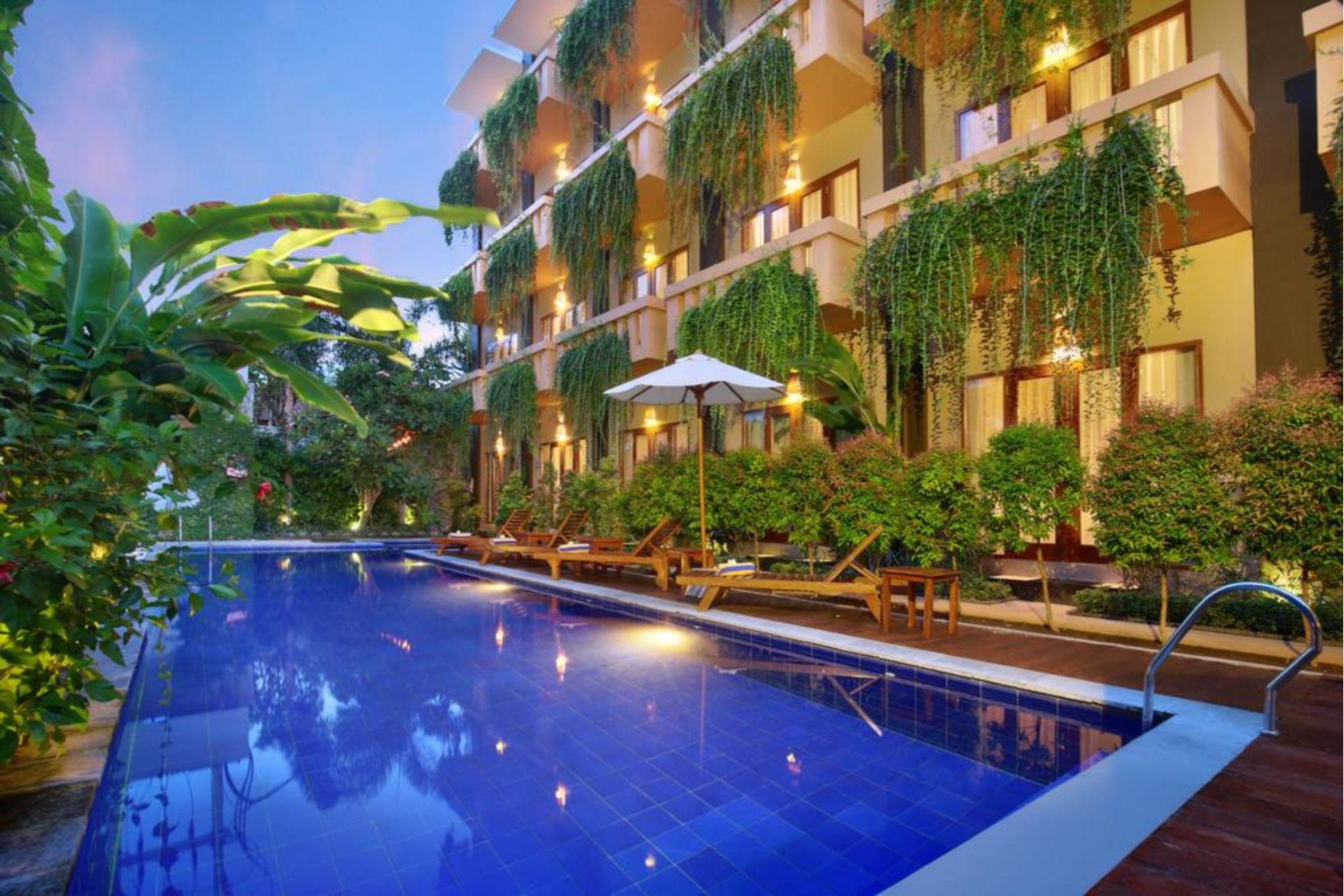 Bali Chaya Hotel Legian Экстерьер фото
