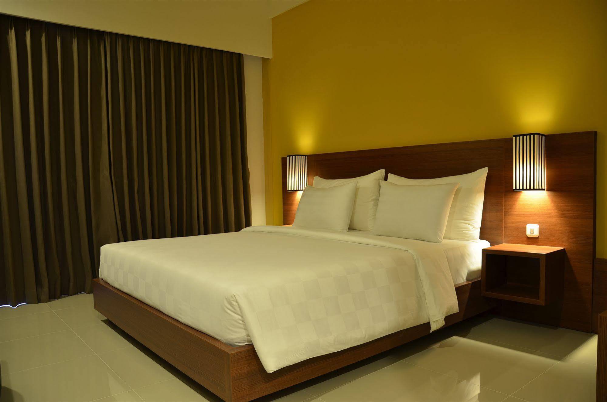 Bali Chaya Hotel Legian Экстерьер фото