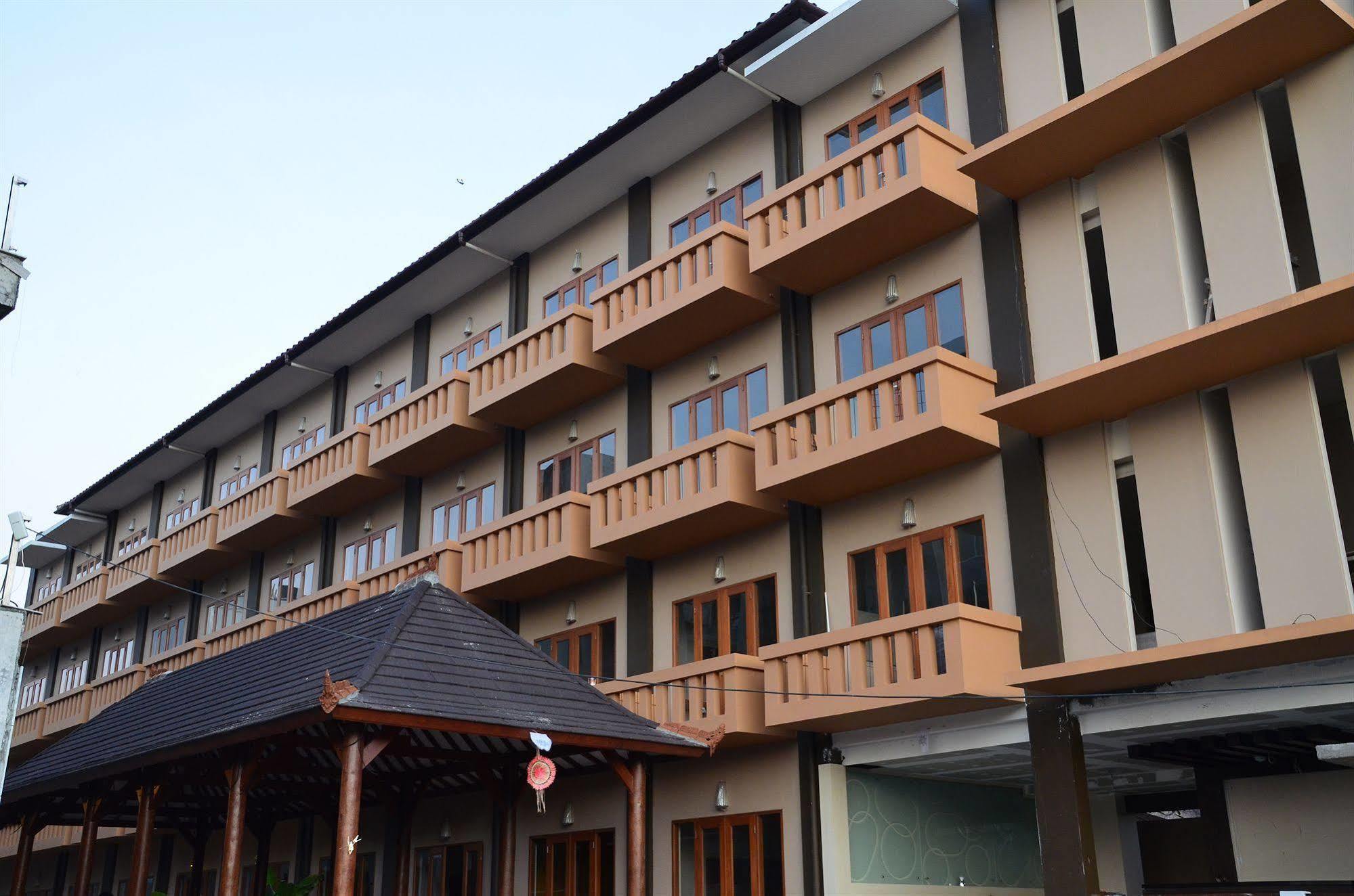 Bali Chaya Hotel Legian Экстерьер фото