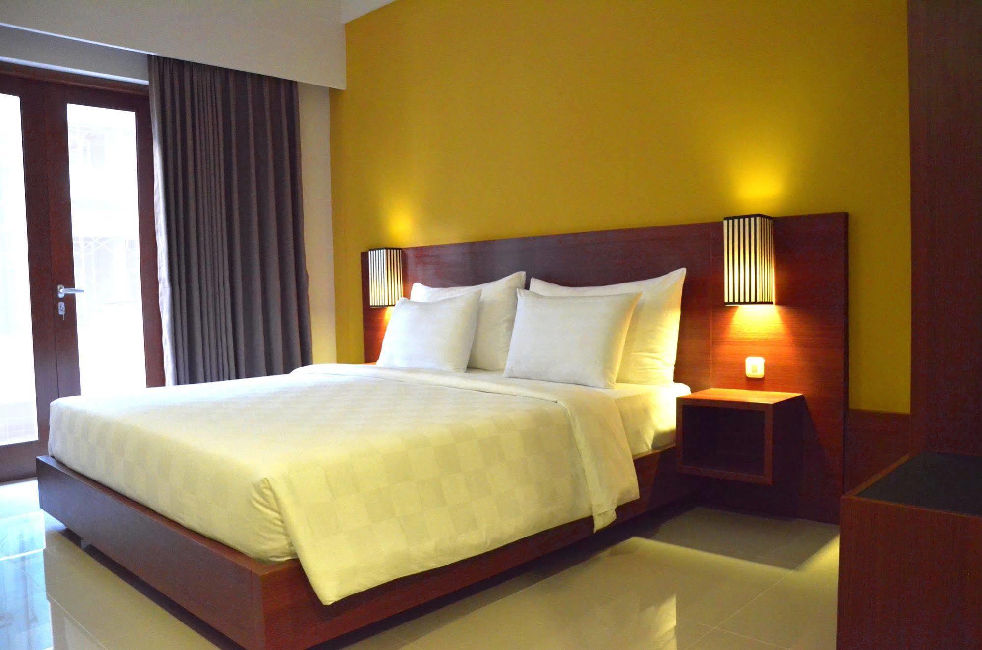 Bali Chaya Hotel Legian Экстерьер фото