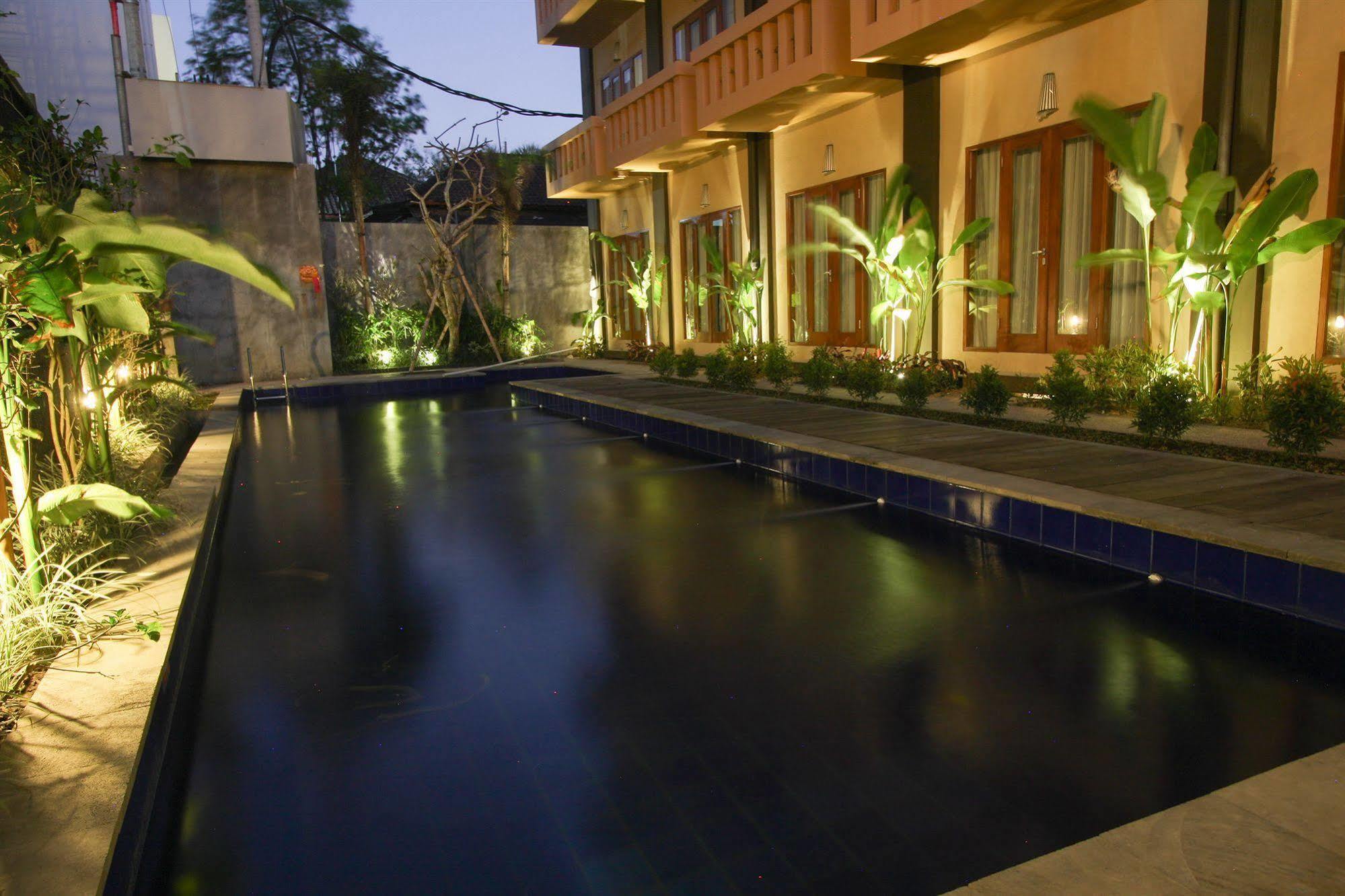 Bali Chaya Hotel Legian Экстерьер фото